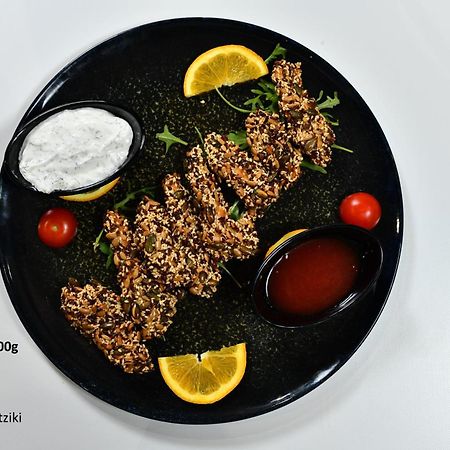 Hotel Zeneva Lux Kragujevac Dış mekan fotoğraf