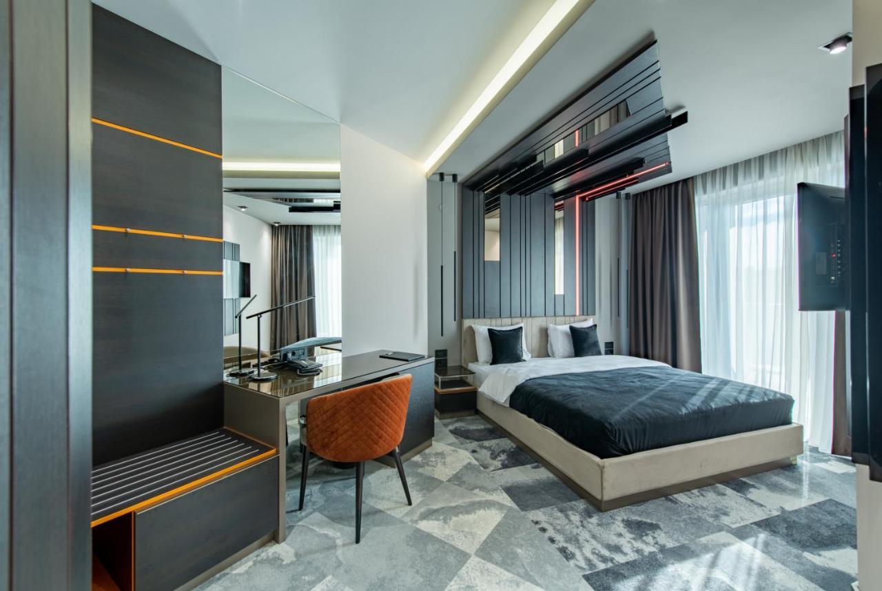 Hotel Zeneva Lux Kragujevac Dış mekan fotoğraf
