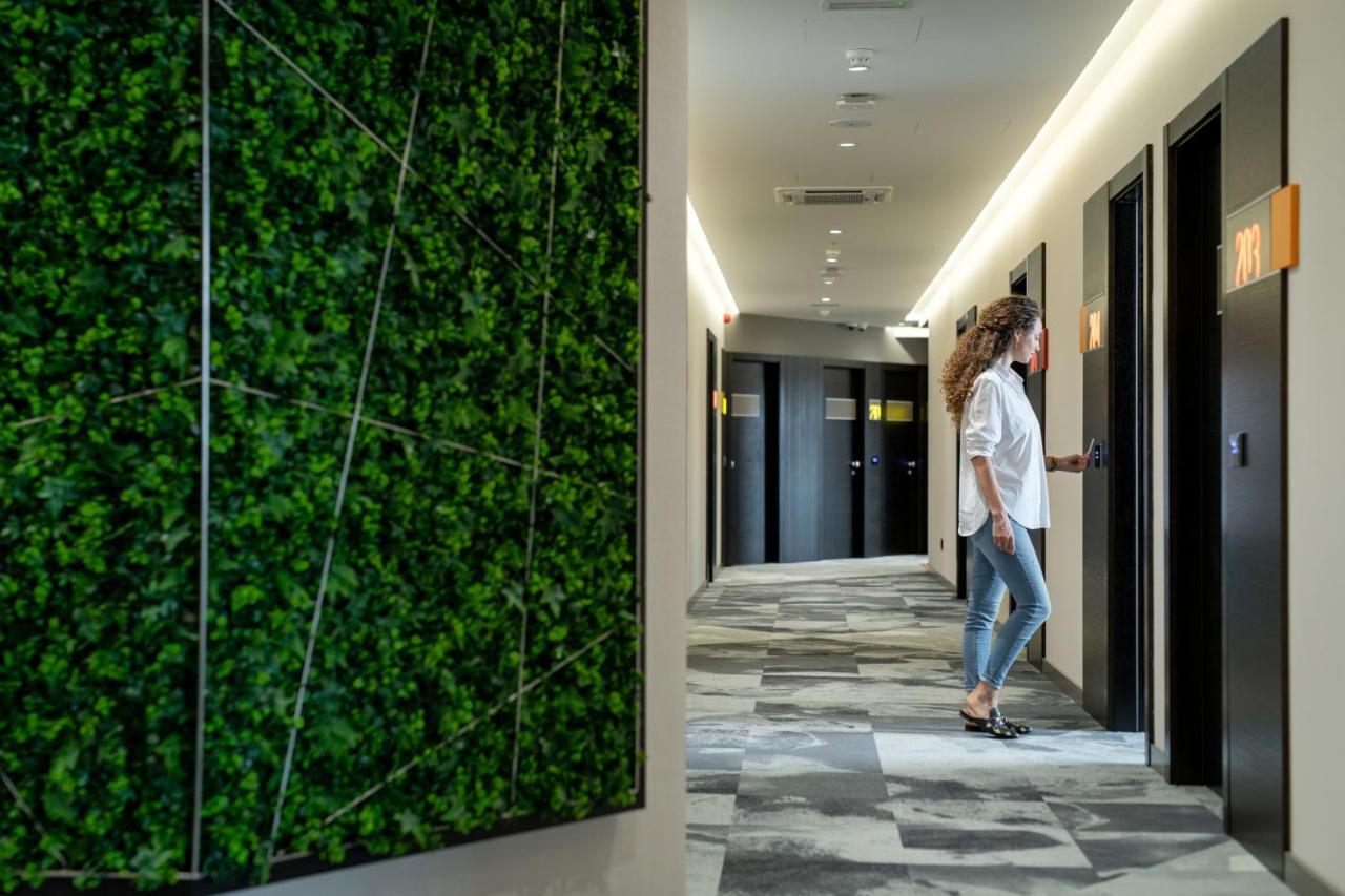 Hotel Zeneva Lux Kragujevac Dış mekan fotoğraf