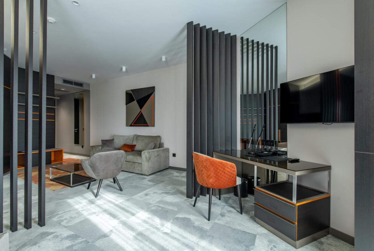 Hotel Zeneva Lux Kragujevac Dış mekan fotoğraf