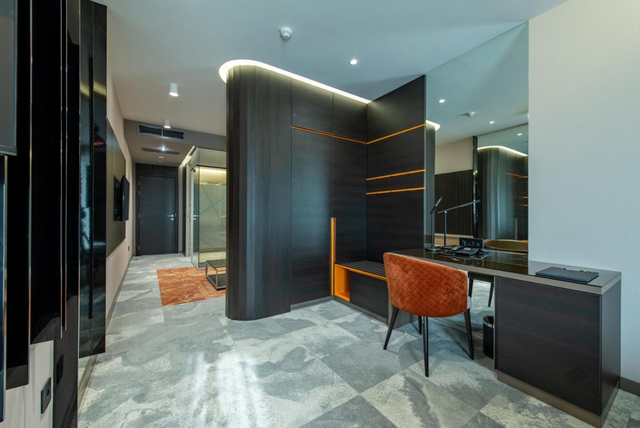 Hotel Zeneva Lux Kragujevac Dış mekan fotoğraf