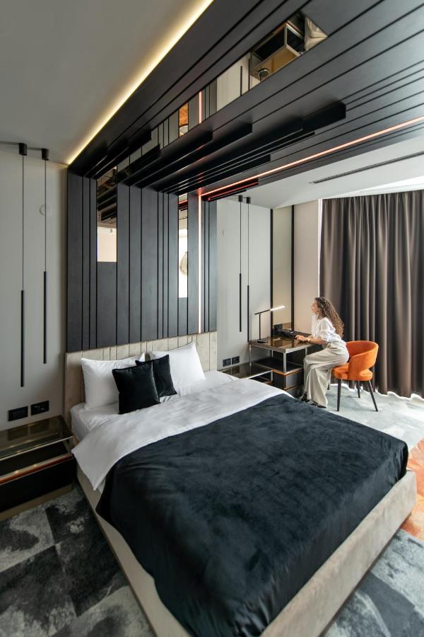 Hotel Zeneva Lux Kragujevac Dış mekan fotoğraf
