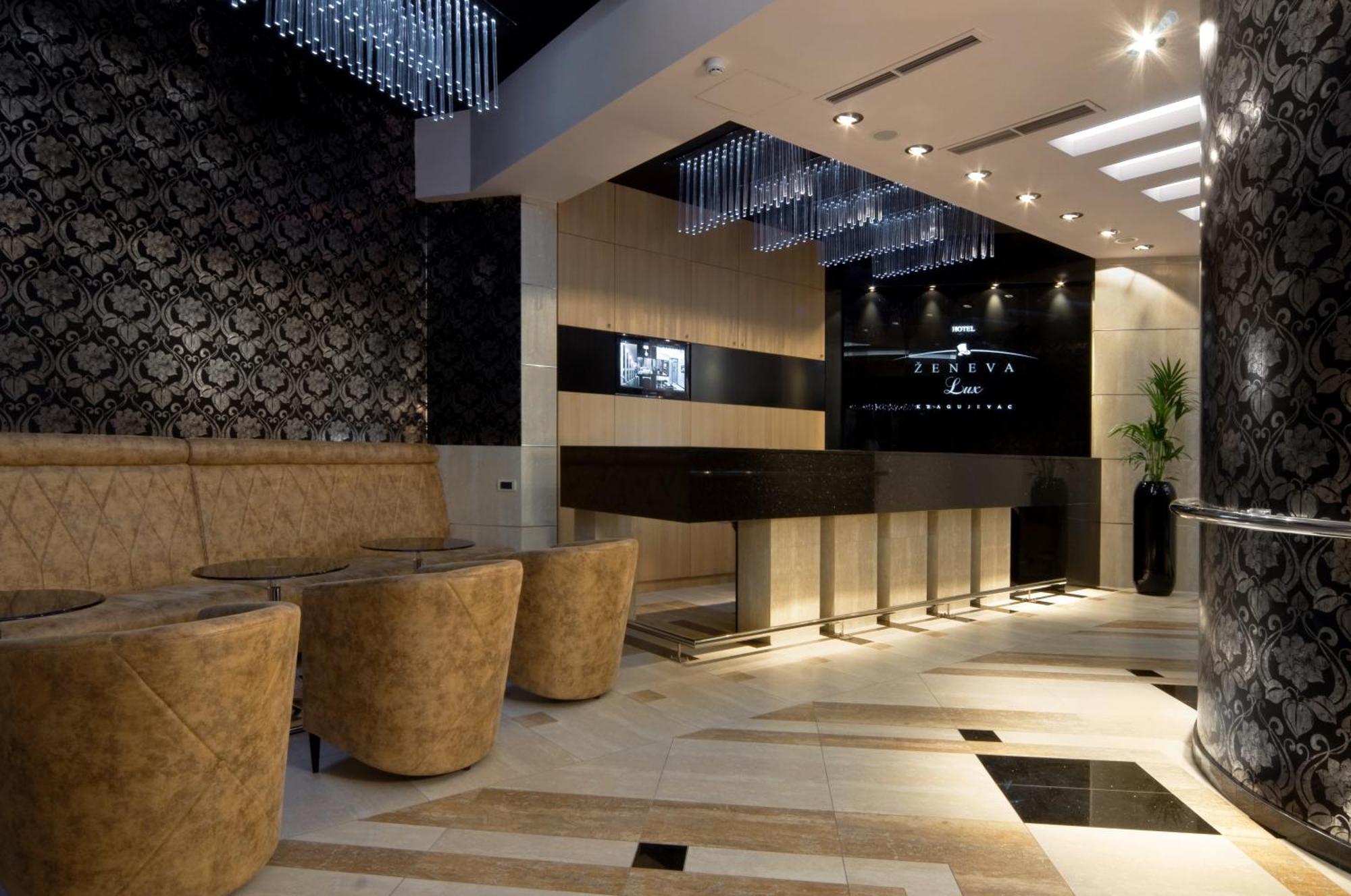 Hotel Zeneva Lux Kragujevac Dış mekan fotoğraf
