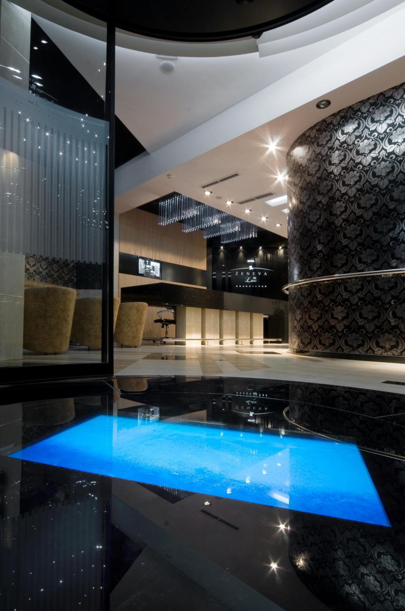 Hotel Zeneva Lux Kragujevac Dış mekan fotoğraf