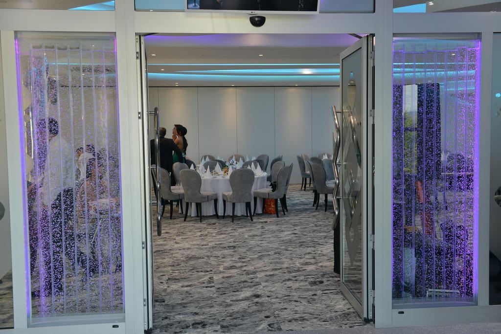 Hotel Zeneva Lux Kragujevac Dış mekan fotoğraf