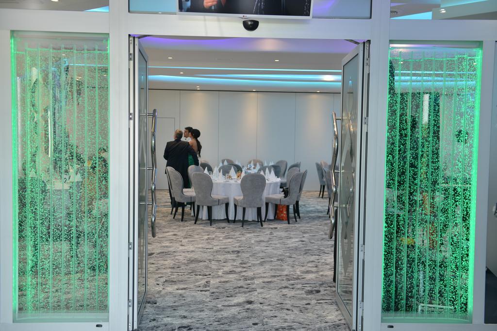 Hotel Zeneva Lux Kragujevac Dış mekan fotoğraf