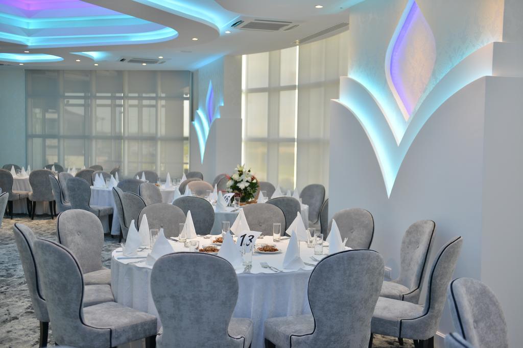 Hotel Zeneva Lux Kragujevac Dış mekan fotoğraf