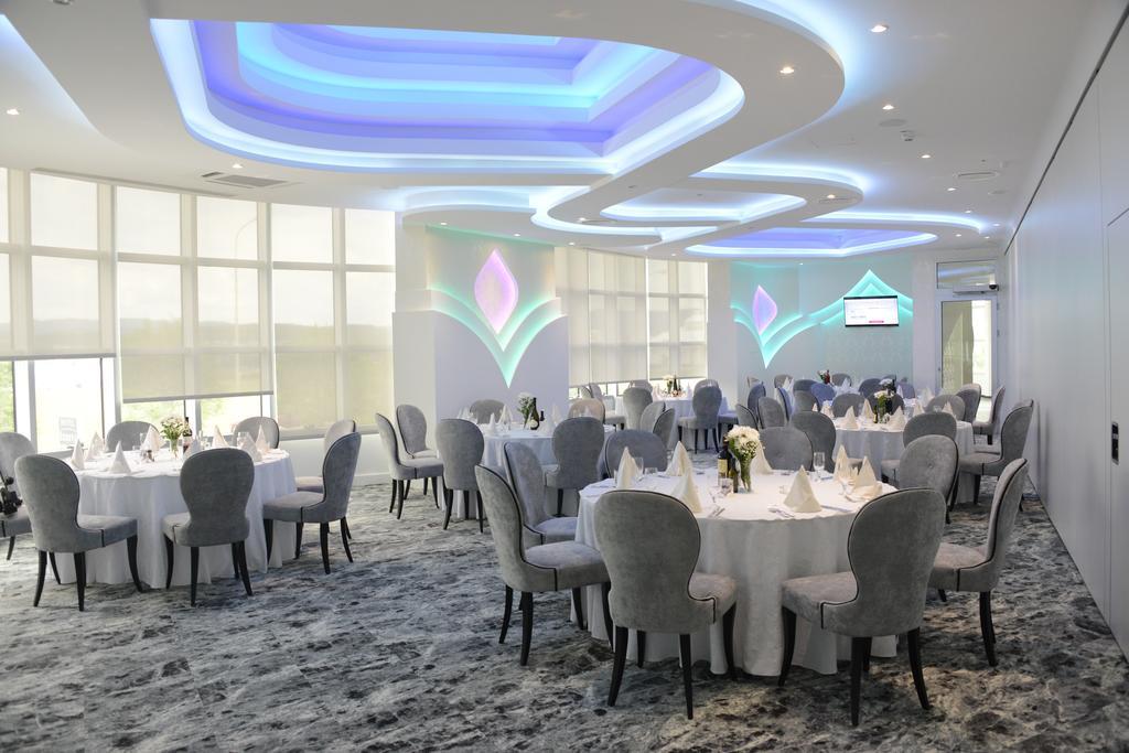 Hotel Zeneva Lux Kragujevac Dış mekan fotoğraf